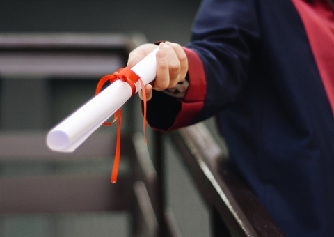 Empresa de cerimônias não pode proibir que formandos tirem fotos