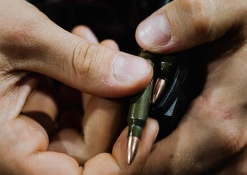 Homem é morto a tiros na frente da esposa em Manaus