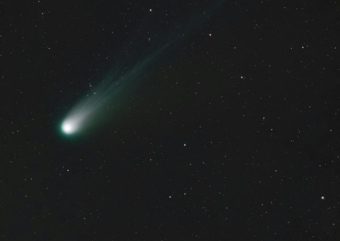 Setembro terá 'cometa do século' e eclipse parcial da lua; saiba mais
