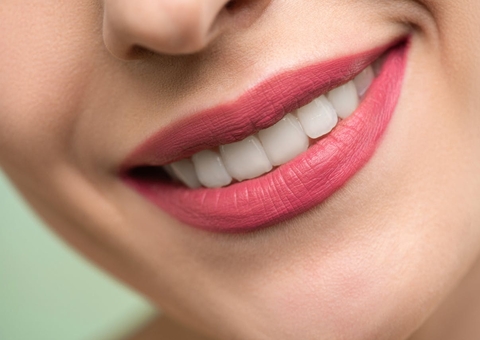 A obsessão por dentes brancos: você já ouviu falar em brancorexia?