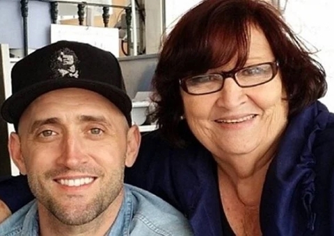 Mãe de Paulo Gustavo começa carreira como cantora: ‘pra lembrar de Paulo’