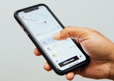 Uber e 99 anunciam aumento do preço da corrida