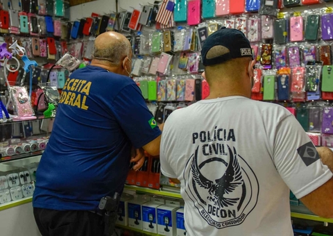 Produtos falsificados da Apple são apreendidos no Centro de Manaus