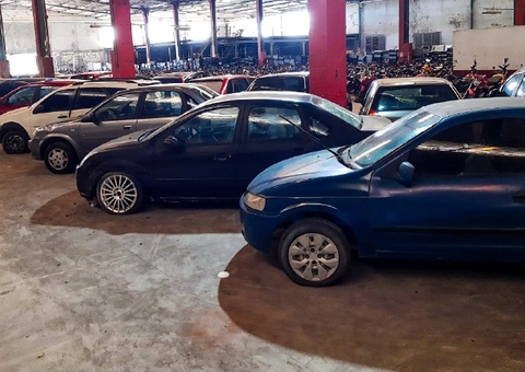 Mais de 1 mil veículos estão sob risco de ir a leilão em Manaus 