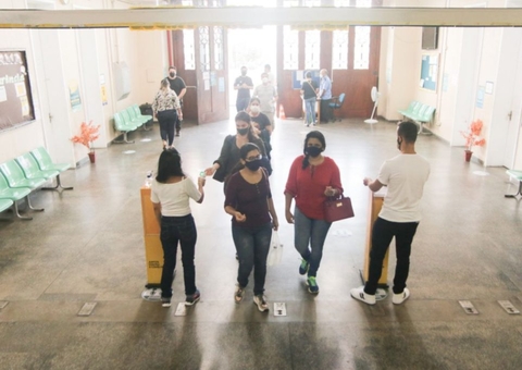 Mais de 5,6 mil candidatos realizam 2º dia de provas do concurso do TCE-AM