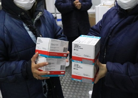 Amazonas recebe mais 14.930 de vacinas contra a Covid-19