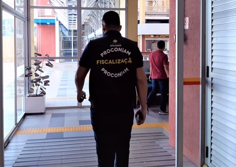 Procon autua faculdades em Manaus após denúncias de alunos