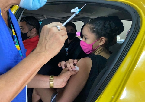 Vacina da Pfizer é segura para crianças de 5 a 11 anos, dizem fabricantes