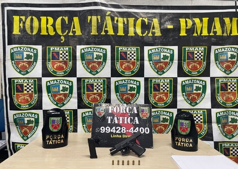 Pistola carregada é achada no meio da avenida Torquato Tapajós em Manaus