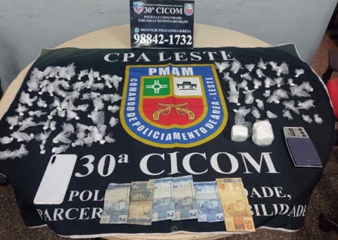 Dupla presa com mais de 100 trouxinhas de drogas em Manaus