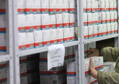 Amazonas recebe mais 108,8 mil doses de vacinas contra Covid-19