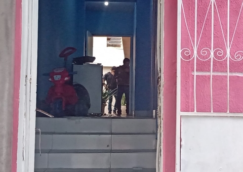 Criança conta durante operação da polícia que padrasto tocou em suas partes intimas, em Manaus