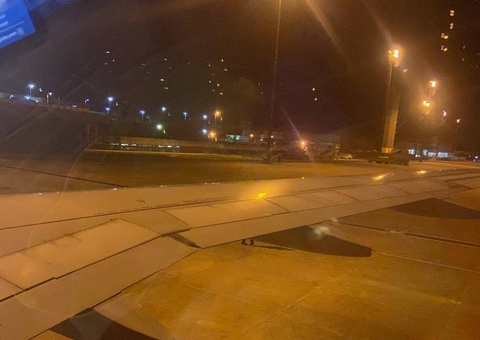 Turbina pega fogo durante voo e avião retorna às pressas para aeroporto em Manaus