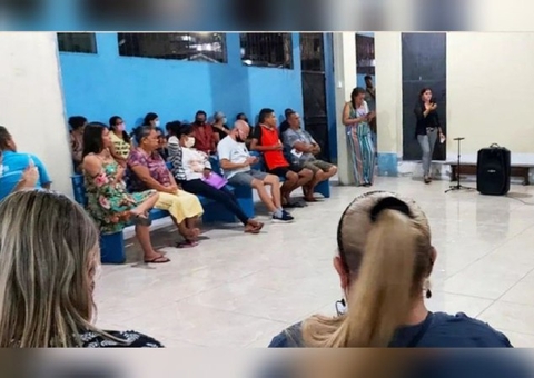 Pré-candidato ao Senado, Luiz Castro orienta moradores sobre direitos na cobrança de energia em Manaus