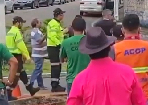 Agente de trânsito é agredido por motorista em avenida de Manaus; vídeo