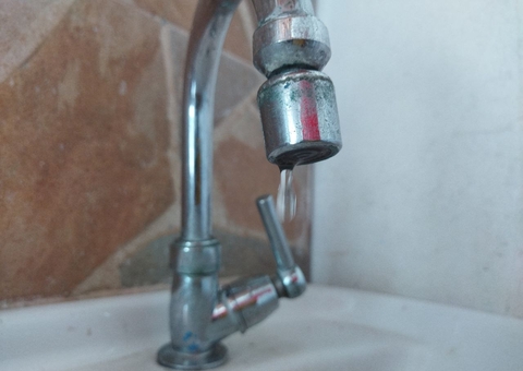 Bairros de Manaus ficam sem água após queda de energia; veja lista