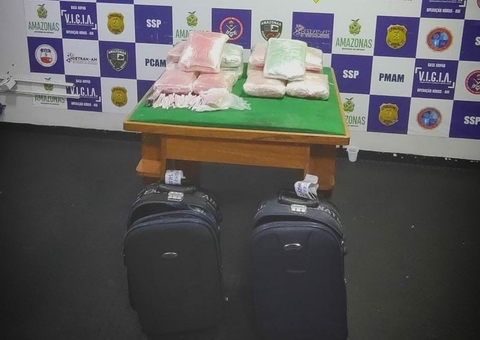 Amigas são presas com mais de 17 quilos de maconha em barco no Amazonas
