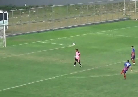 Jogador faz gol contra de propósito aos 44 do segundo tempo em Manaus; vídeo