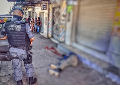 Dupla em motocicleta executa homem a tiros em Manaus