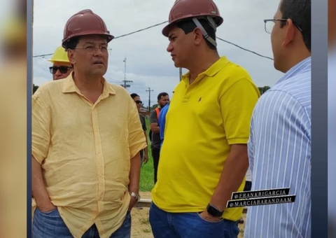 Eduardo Braga dá ordem de serviço de recapeamento em Parintins, no Amazonas