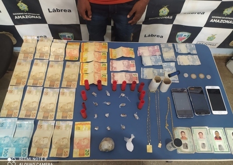 Após denúncia, homem é preso com drogas, dinheiro e munições no Amazonas