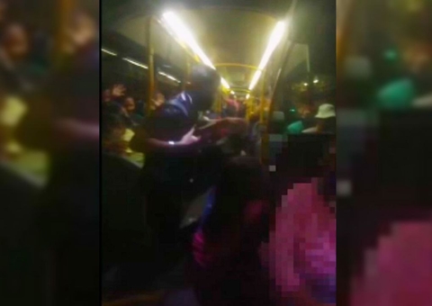 Assaltantes armados aterrorizam passageiros na linha 640 em Manaus; vídeo