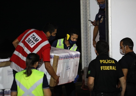 Amazonas recebe 64.700 doses de vacina contra a covid-19 