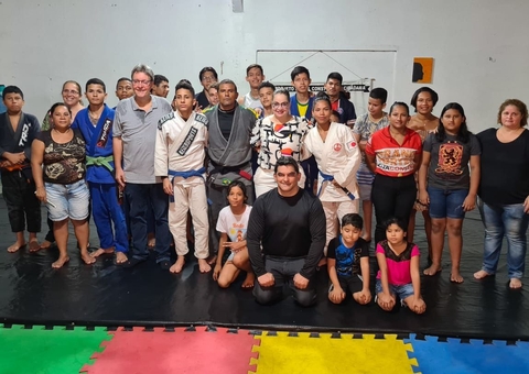 Carol Braz e Luiz Castro visitam projeto social de judô na Cidade Nova, em Manaus