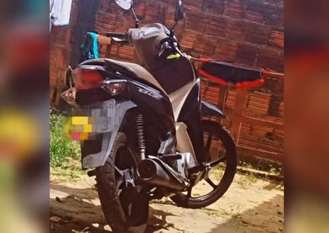 Moto é roubada em frente de escola na zona norte de Manaus