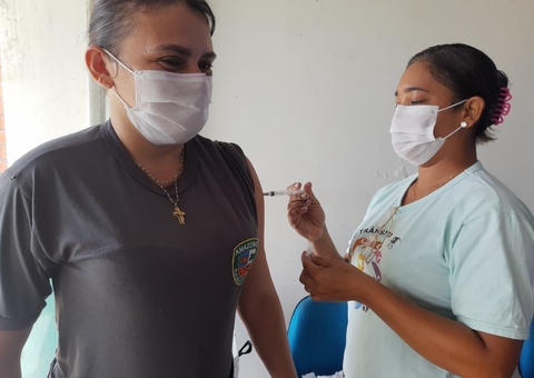 Policiais Militares recebem 2ª dose da vacina contra Covid-19 em Parintins