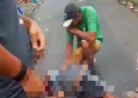 Vídeo mostra desespero de filho ao encontrar pai morto por engano em Manaus