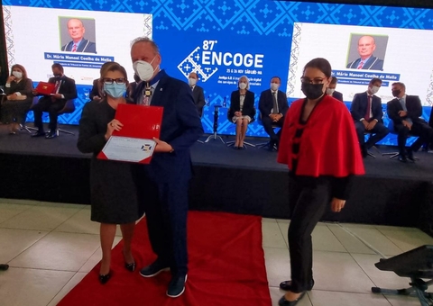 Presidente do TCE do Amazonas recebe medalha de Corregedores no Maranhão