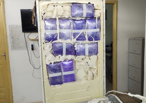 Homem tenta embarcar com drogas dentro de geladeira e é preso no Amazonas