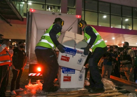 Pfizer anuncia produção de vacinas contra a covid-19 no Brasil