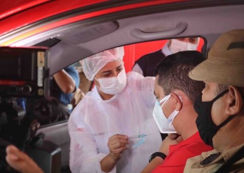 Covid: Policiais e bombeiros precisam se cadastrar para vacinação em Manaus