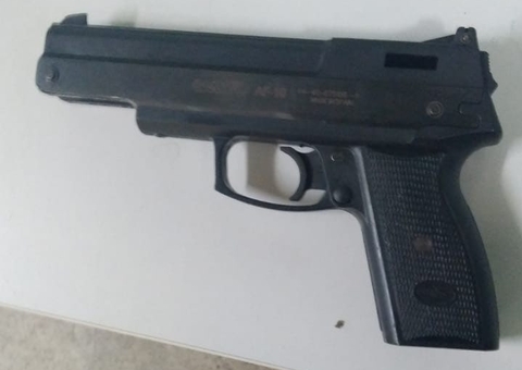 Homem armado no Centro de Manaus é detido pela polícia