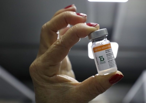 Diretor do Butantan descarta 3ª dose da CoronaVac contra Covid-19