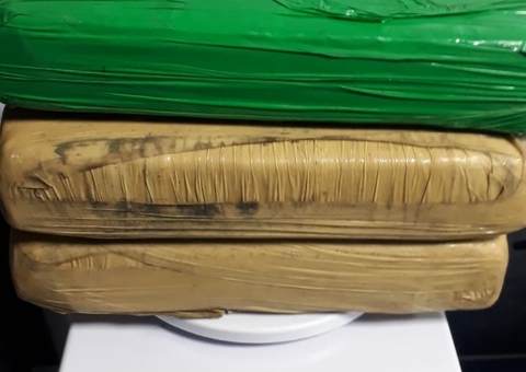 Mais de 3 kg de drogas são apreendidos em lixeira de embarcação no Amazonas