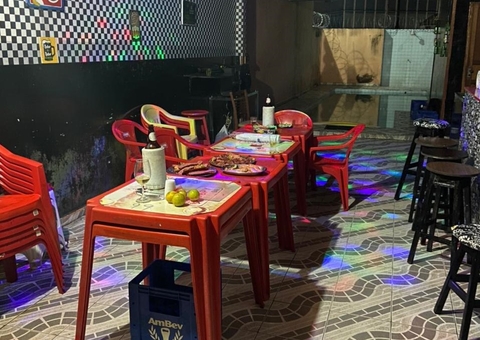 Polícia acaba com festa clandestina no Educandos