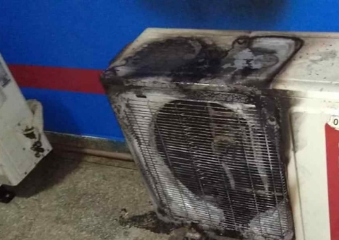 Prédio do Prosamim tem janelas quebradas e ar-condicionados queimados