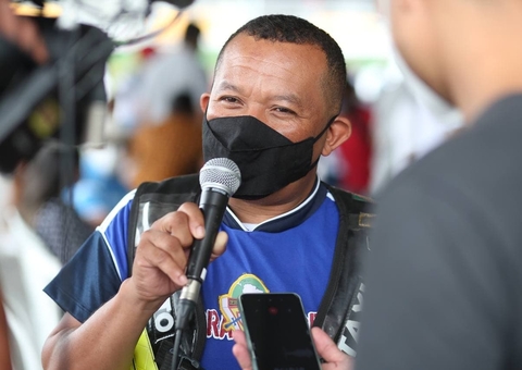 Após se recuperar da Covid-19, mototaxista comemora vacinação em Manaus