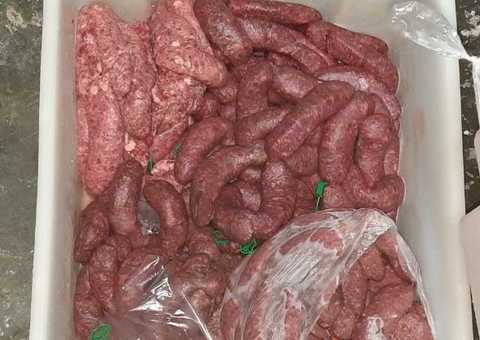 Mais de 350kg de carne processadas irregularmente são apreendidas em Manaus