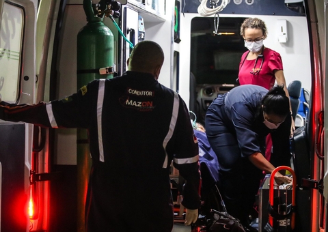 Pacientes com Covid-19 de Rondônia desembarcam em Manaus 