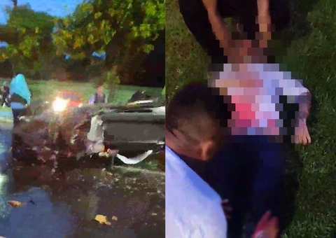 Carro de luxo derruba árvore em acidente no Ano Novo em Manaus