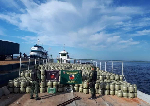 Homem é preso com cerca de 3 mil botijas de gás na orla de Manaus