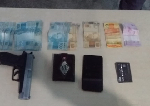 Homem é preso com R$ 3 mil após roubo ao Bradesco em Manaus