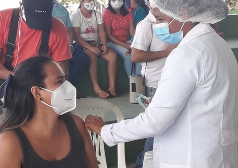 Mais de meio milhão de pessoas tomaram 2 doses da vacina contra Covid-19 no Amazonas