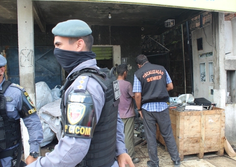 11 toneladas fios de cobre e baterias são apreendidos em comércio de Manaus