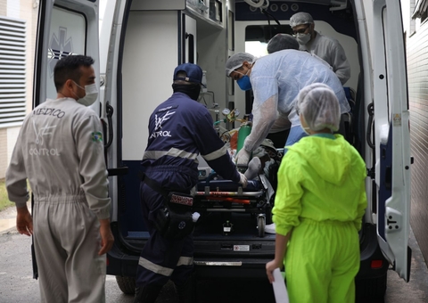 Três pacientes com Covid-19 do Acre são transferidos para Manaus 