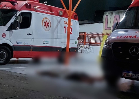 Homem é assassinado e tem o corpo largado na base do Samu em Manaus